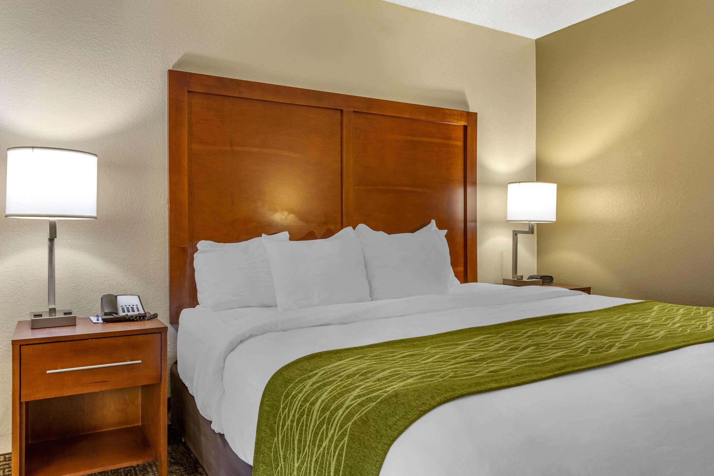 Comfort Inn & Suites Phoenix North - Deer Valley Exteriör bild