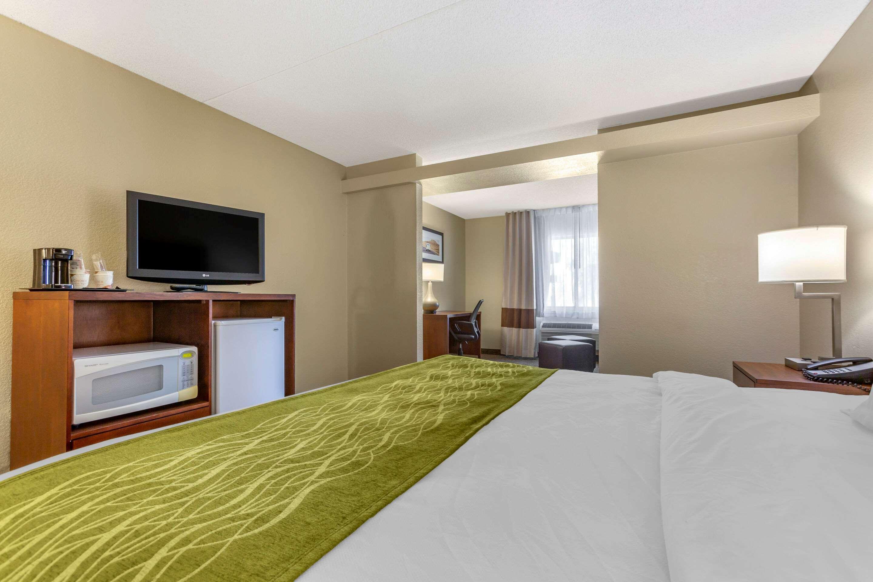 Comfort Inn & Suites Phoenix North - Deer Valley Exteriör bild