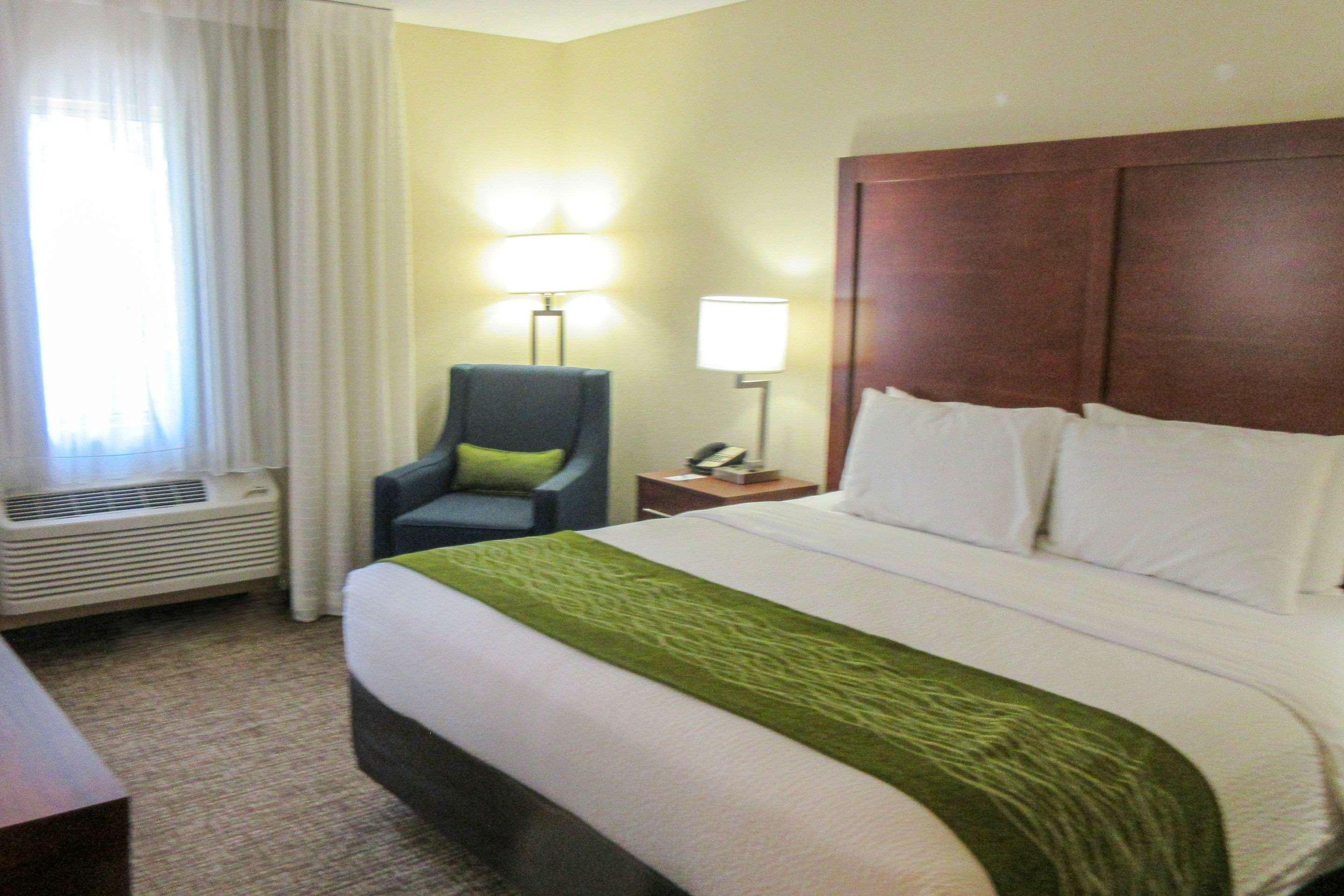 Comfort Inn & Suites Phoenix North - Deer Valley Exteriör bild