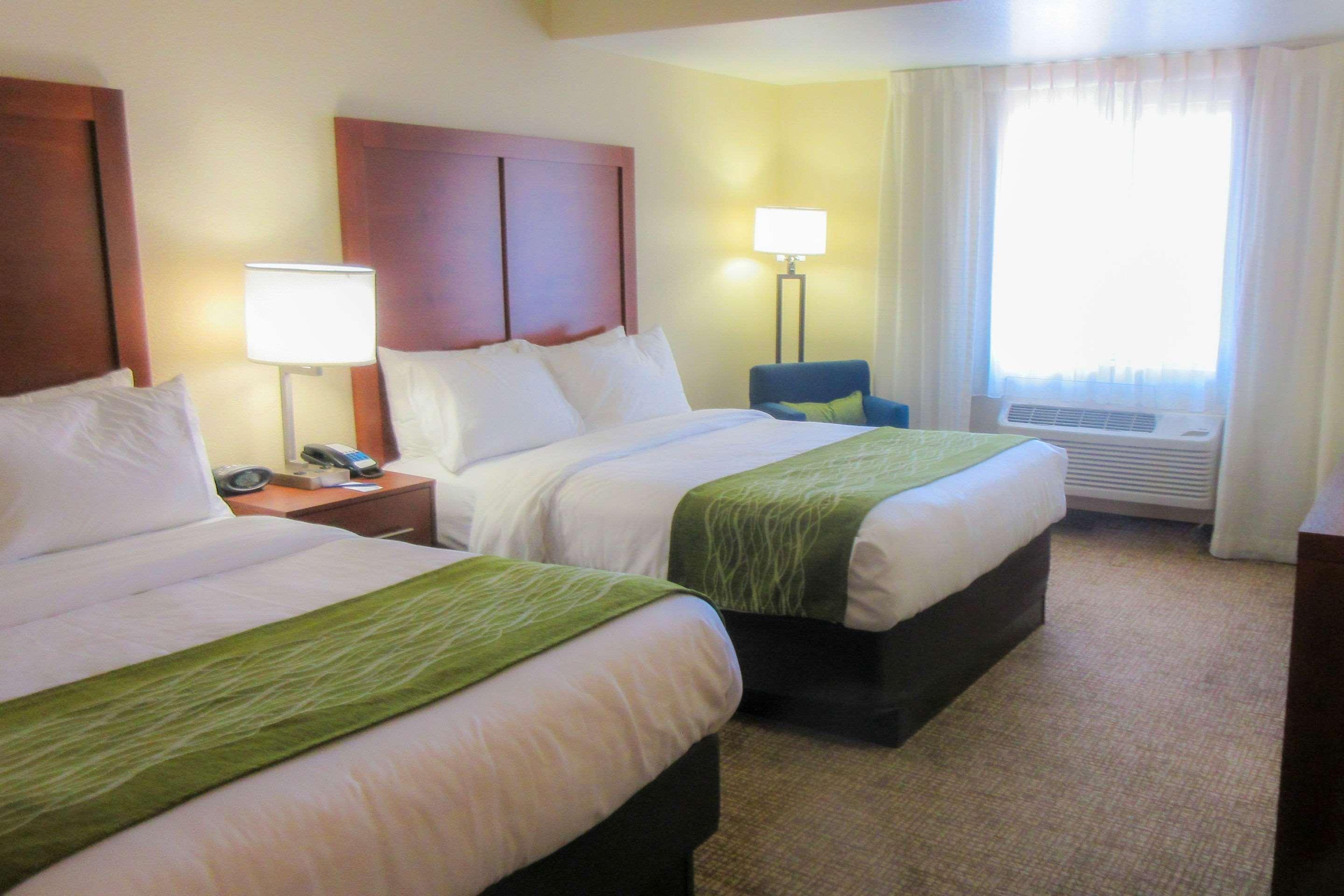 Comfort Inn & Suites Phoenix North - Deer Valley Exteriör bild