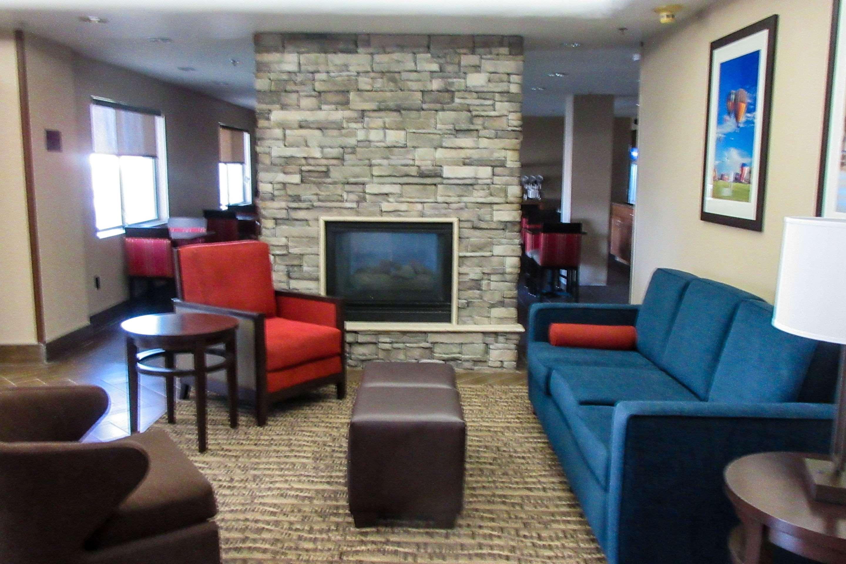 Comfort Inn & Suites Phoenix North - Deer Valley Exteriör bild
