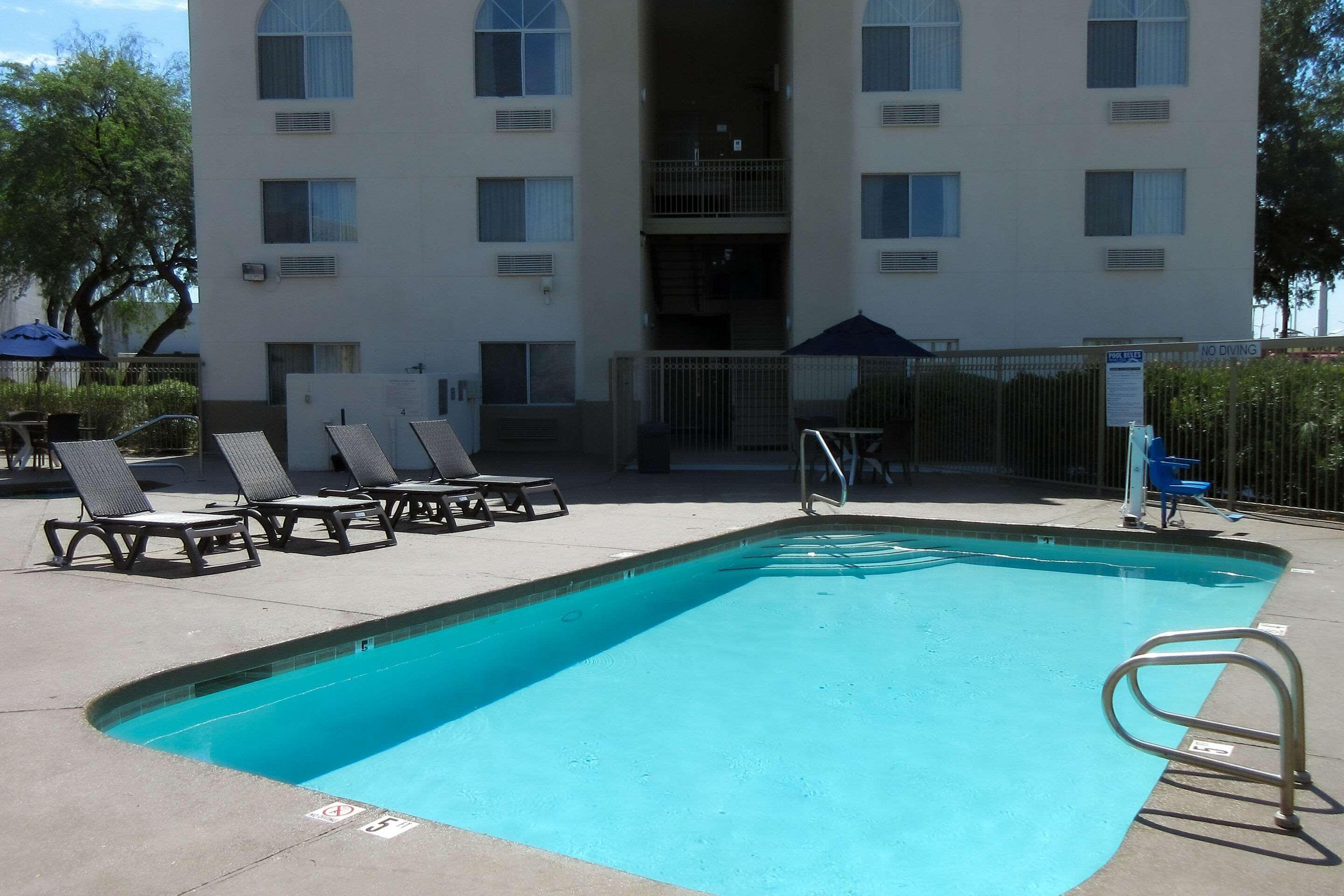 Comfort Inn & Suites Phoenix North - Deer Valley Exteriör bild