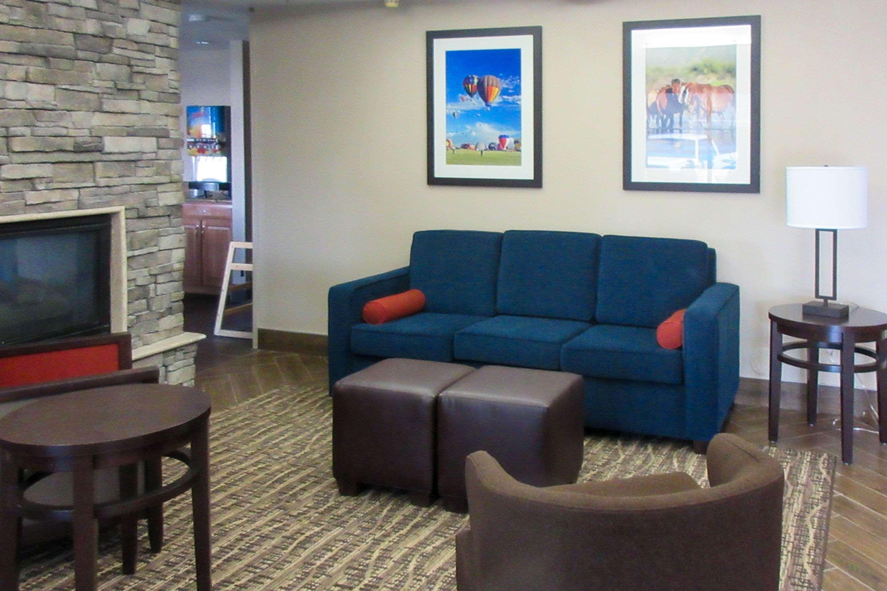 Comfort Inn & Suites Phoenix North - Deer Valley Exteriör bild