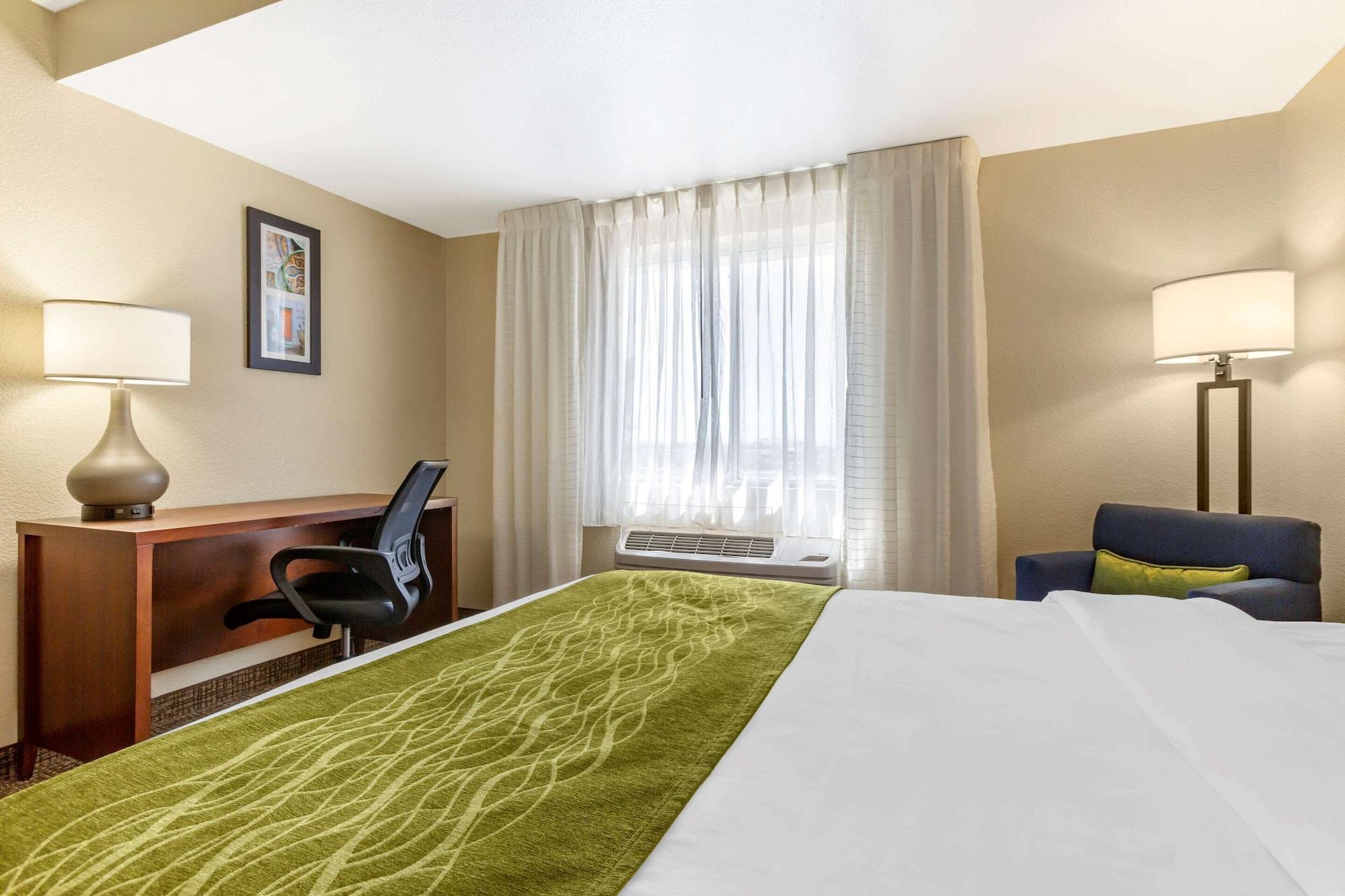 Comfort Inn & Suites Phoenix North - Deer Valley Exteriör bild